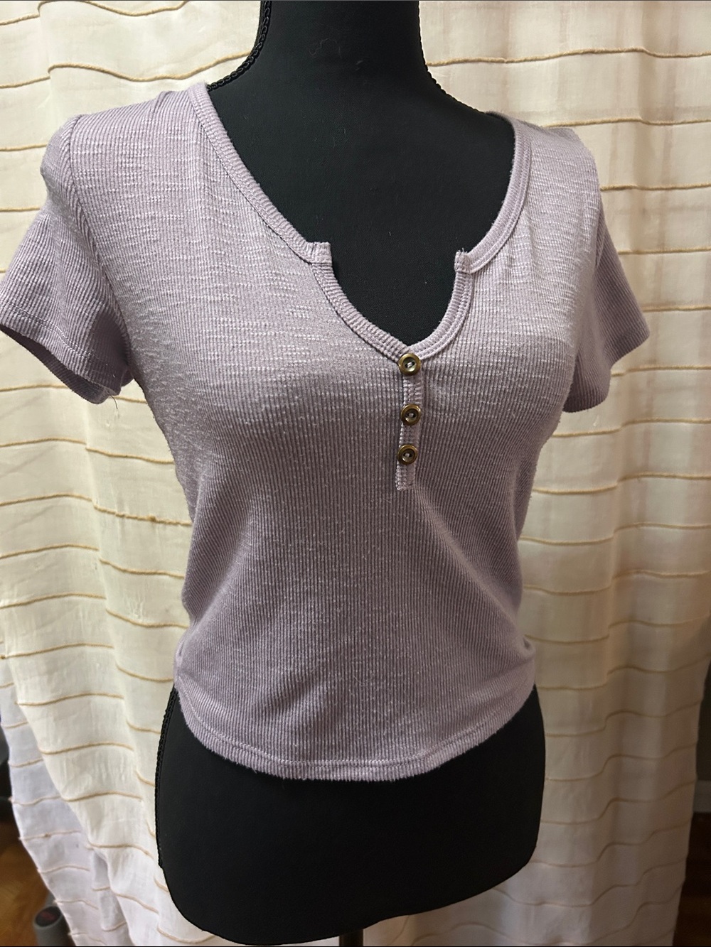 Ribbed Short Sleeve Henley Top in Lavender
